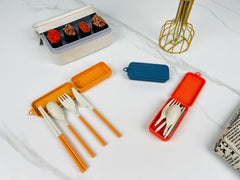 Portable type of plastic tableware set